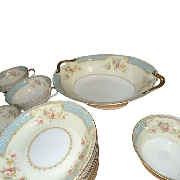 Japanese Vintage1940's 34 piece Noritake "Blue Dawn”  fine china set floral - Picture 5 of 10